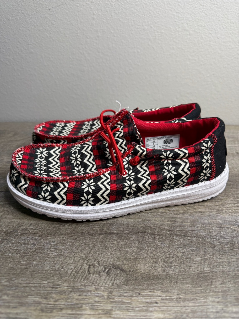 NEW Christmas Hey Dude One Pair Wally Ugly Sweater Youth Kids Shoes Size 6